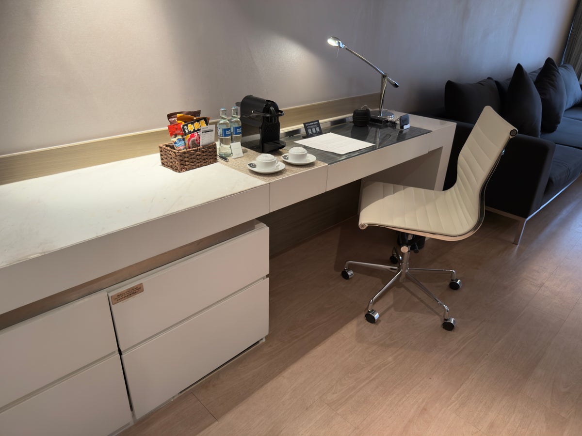 The Mira Hong Kong workstation