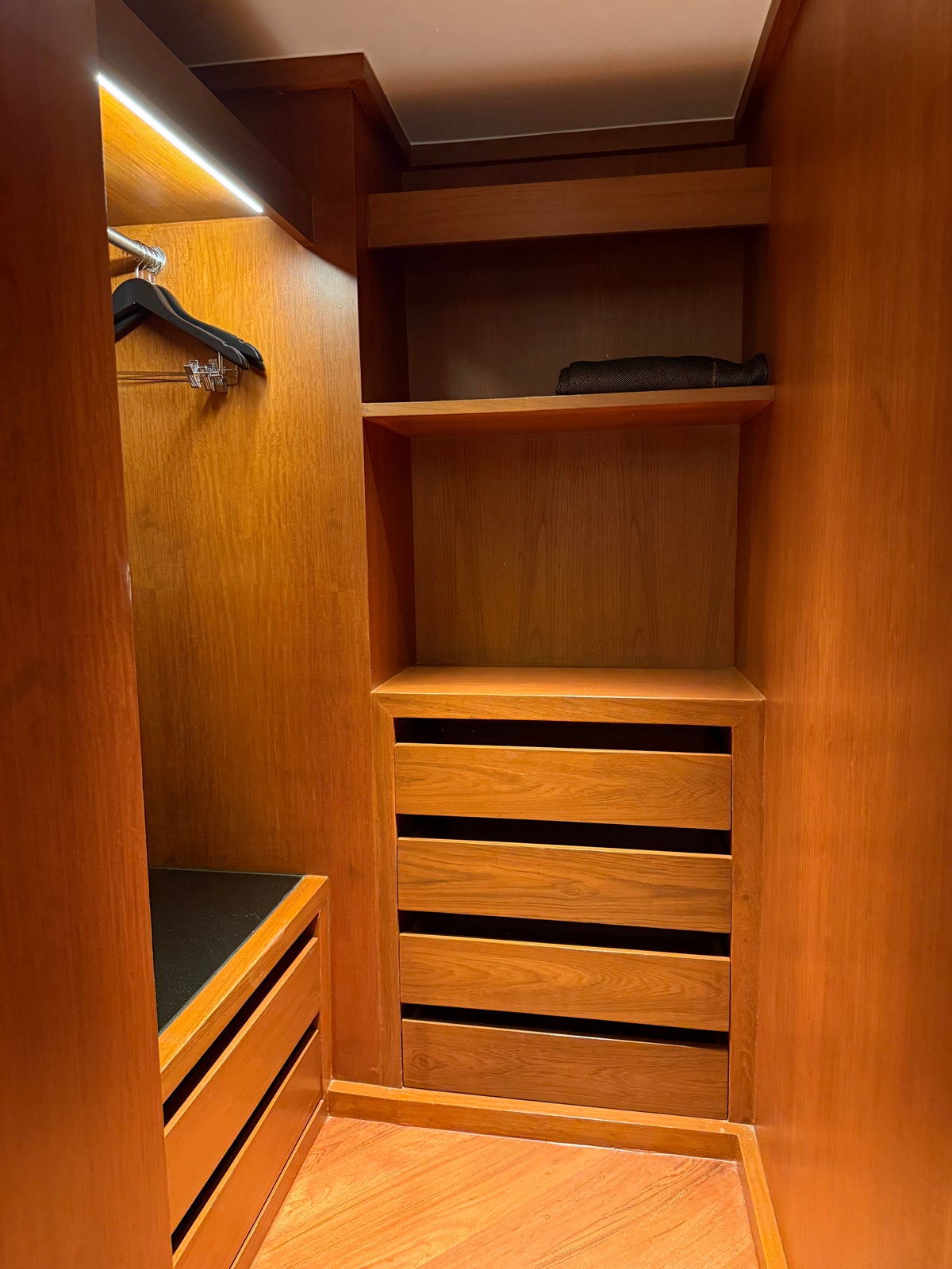 The Sukhothai Bangkok bathroom closet