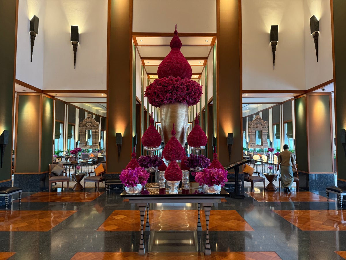 The Sukhothai Bangkok flower lobby