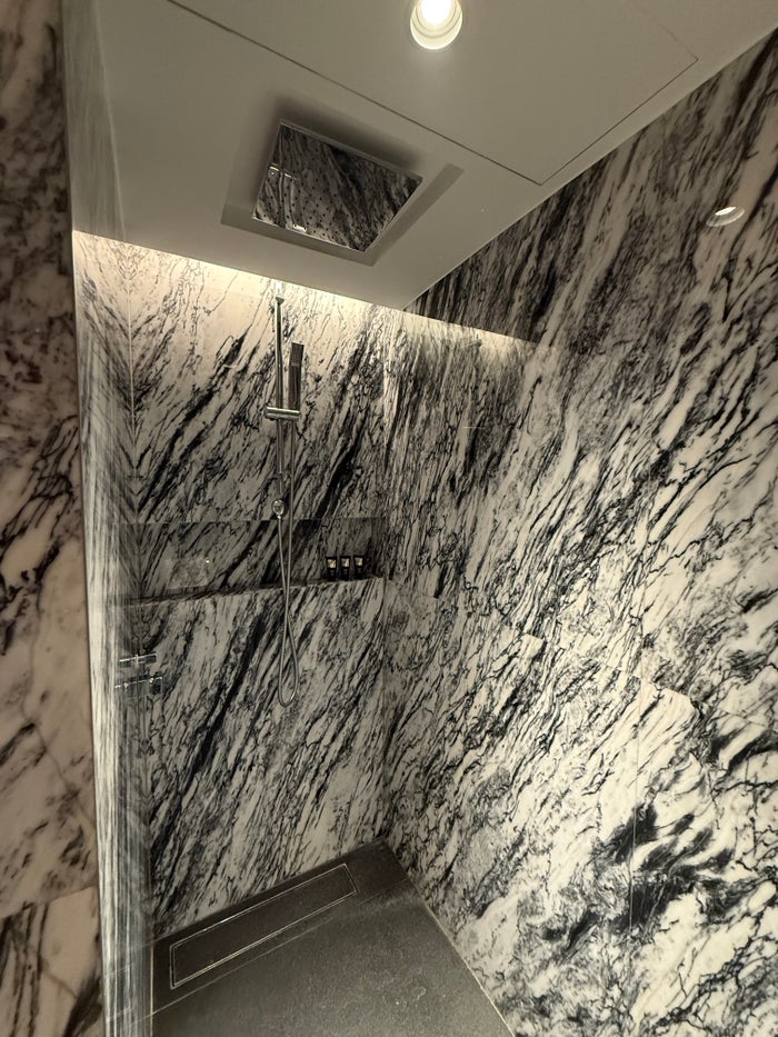 The Sukhothai Bangkok shower