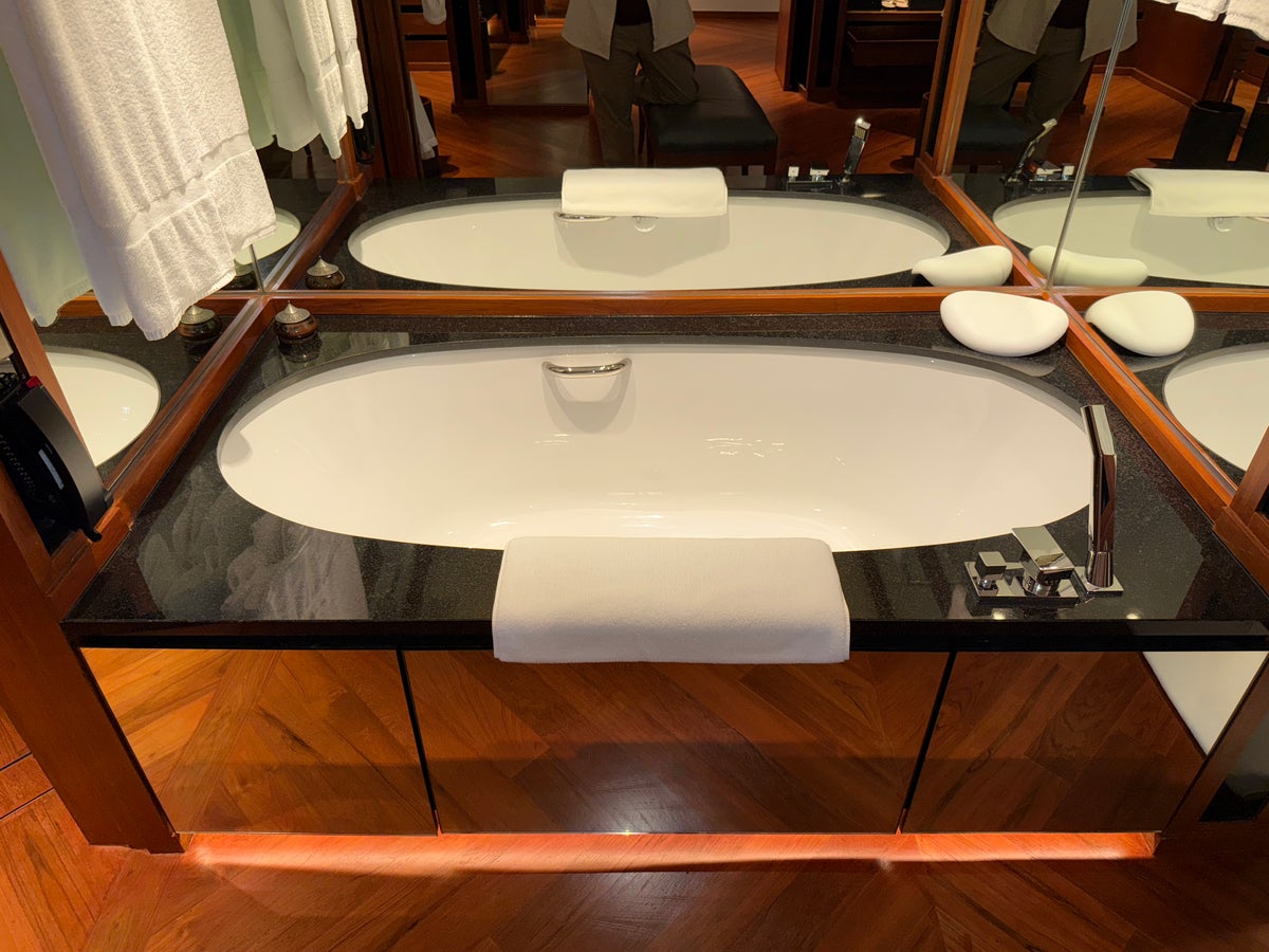 The Sukhothai Bangkok soaking tub
