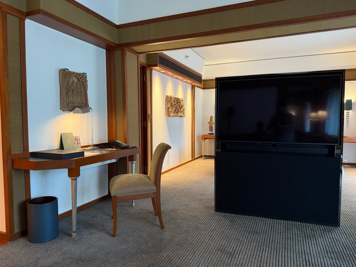 The Sukhothai Bangkok television and workstation