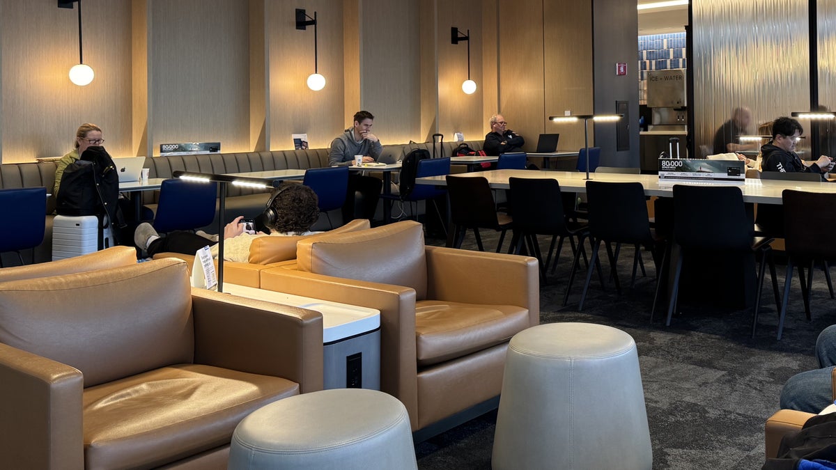 United Club Chicago ORD Terminal 1 Concourse C gate C10 seats