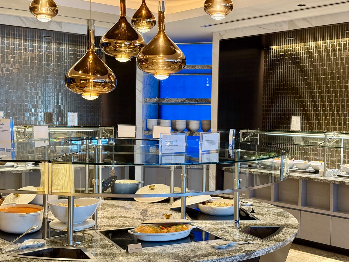 United Polaris Lounge Chicago Buffet Hot Dishes Detail