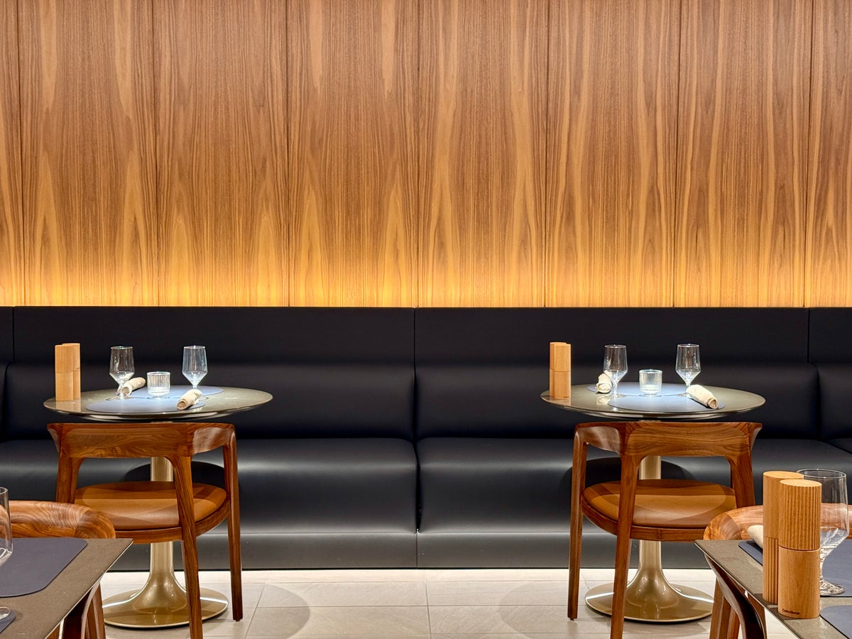 United Polaris Lounge Chicago Dining Room Bench Seating