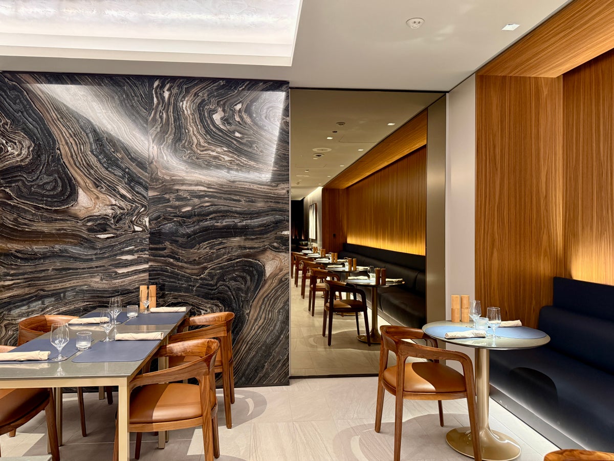 United Polaris Lounge Chicago Dining Room Marble Wall