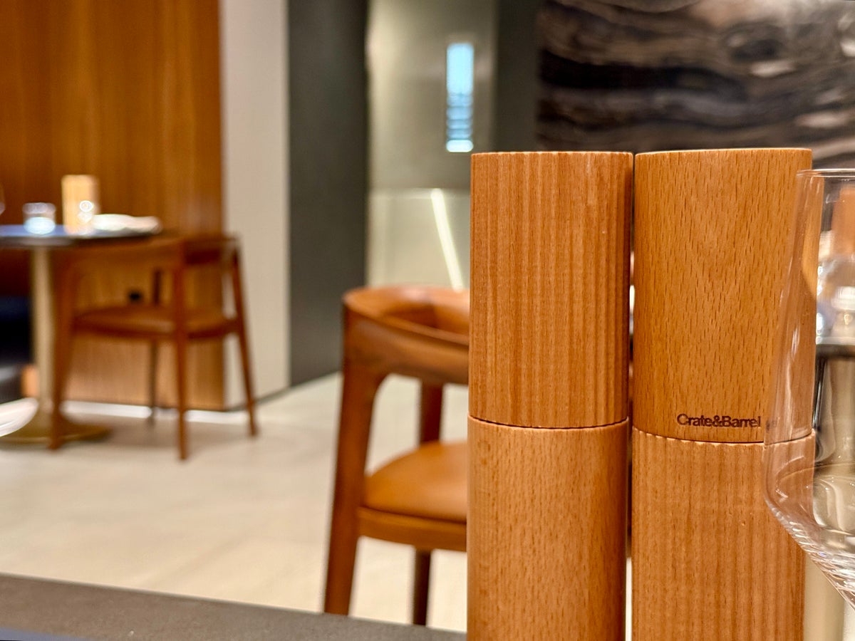 United Polaris Lounge Chicago Dining Room Salt Pepper