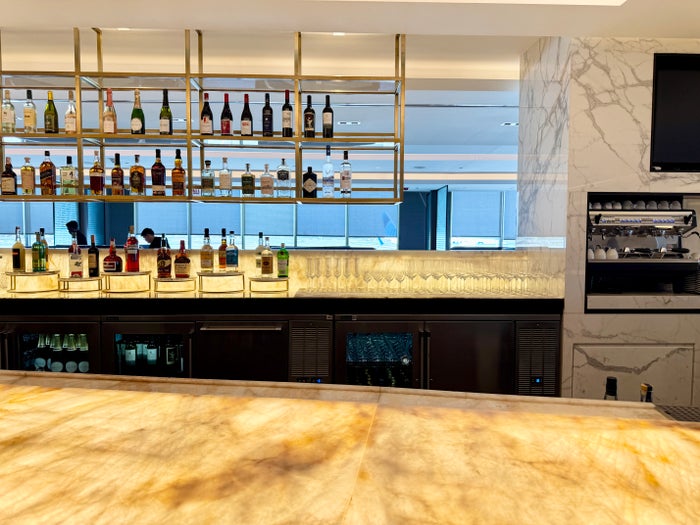 United Polaris Lounge Chicago Main Bar Spirits United Polaris Lounge Chicago Main Bar Spirits