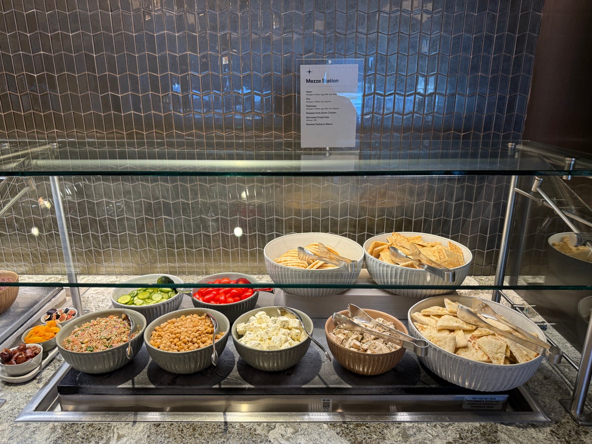 United Polaris Lounge Chicago Mezze Station