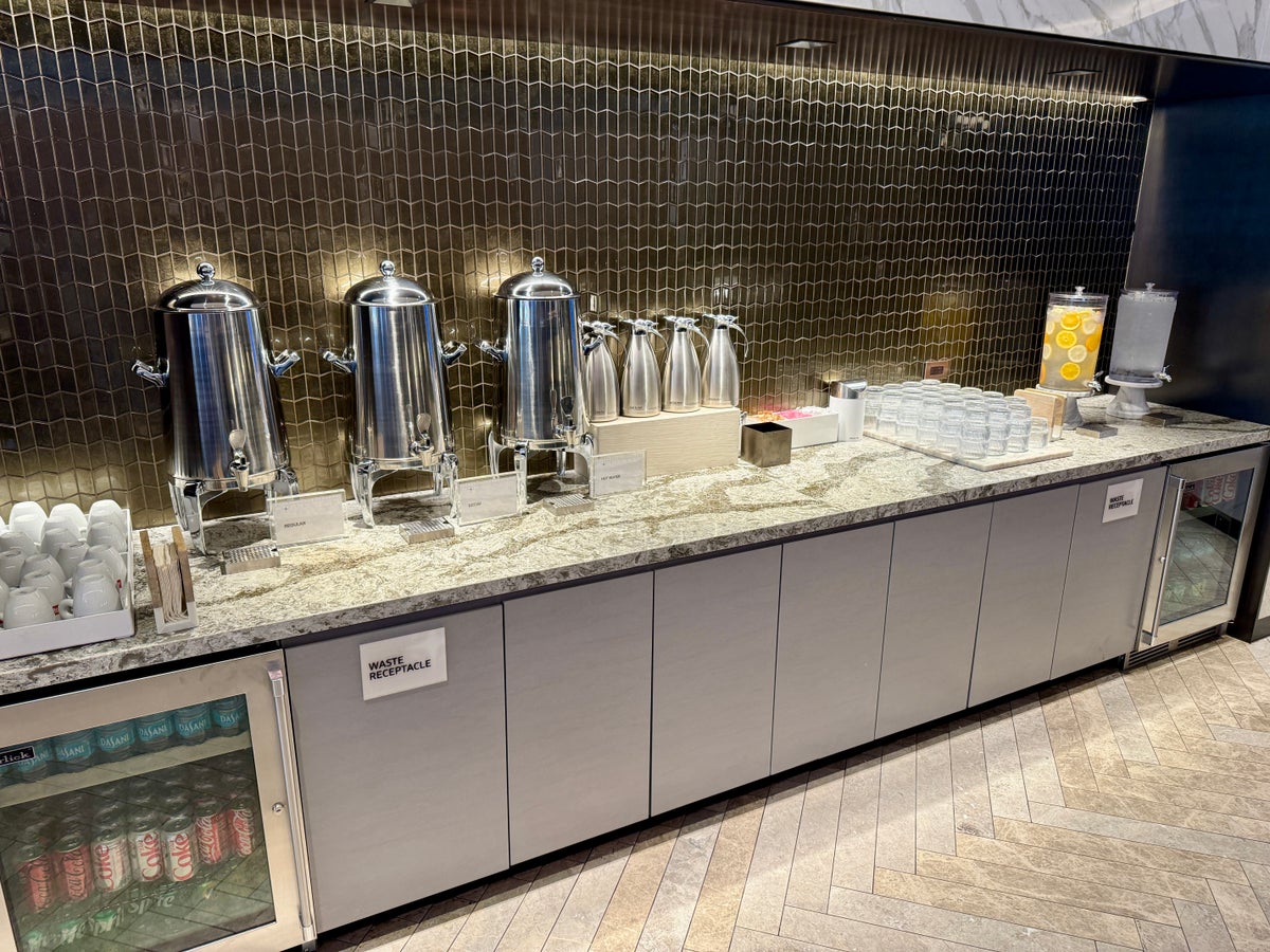 United Polaris Lounge Chicago Soft Drinks and Coffee