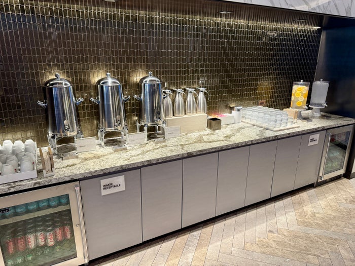 United Polaris Lounge Chicago Soft Drinks and Coffee United Polaris Lounge Chicago Soft Drinks and Coffee