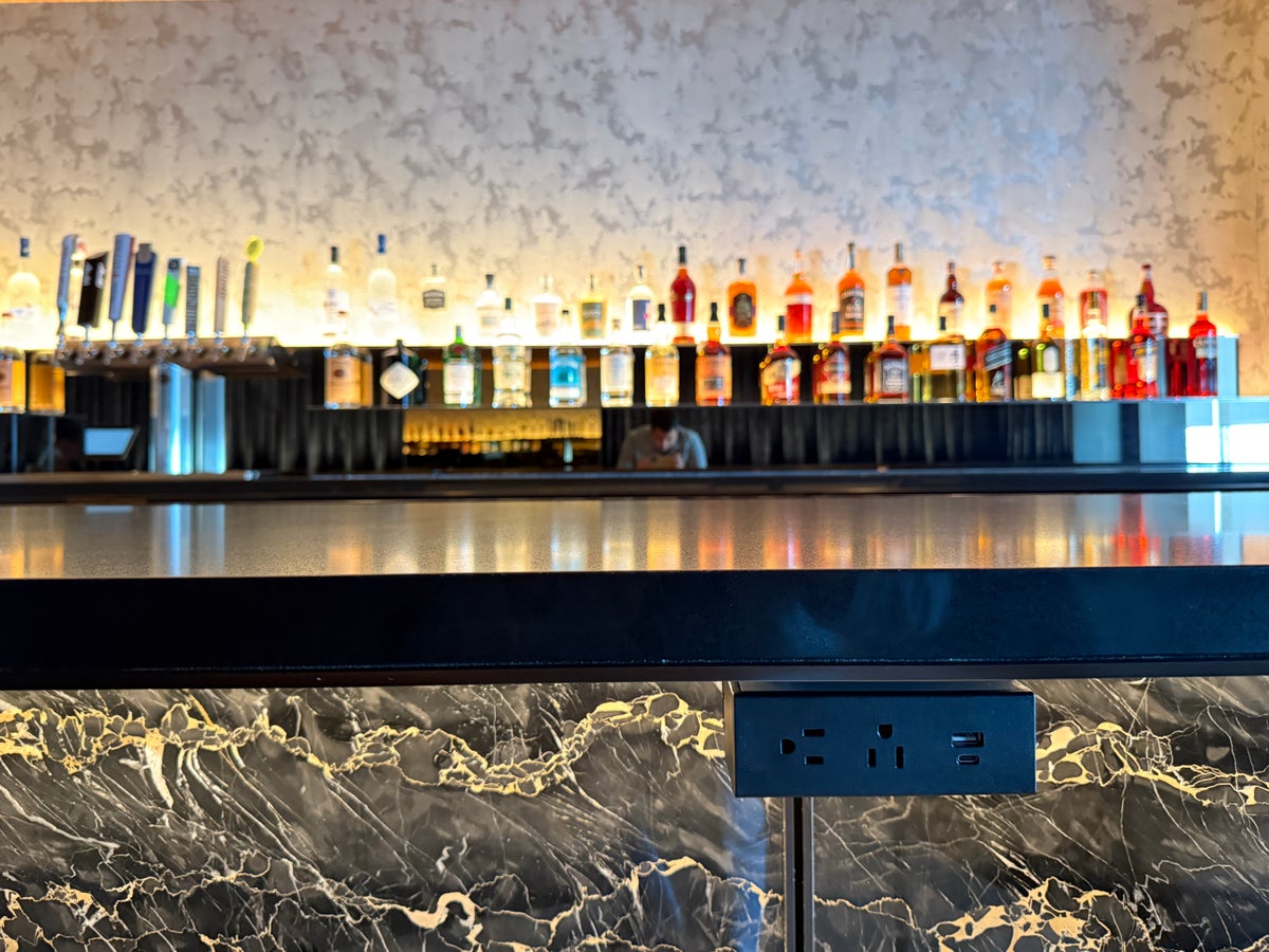 United Polaris Lounge Chicago Speakeasy Power Outlets