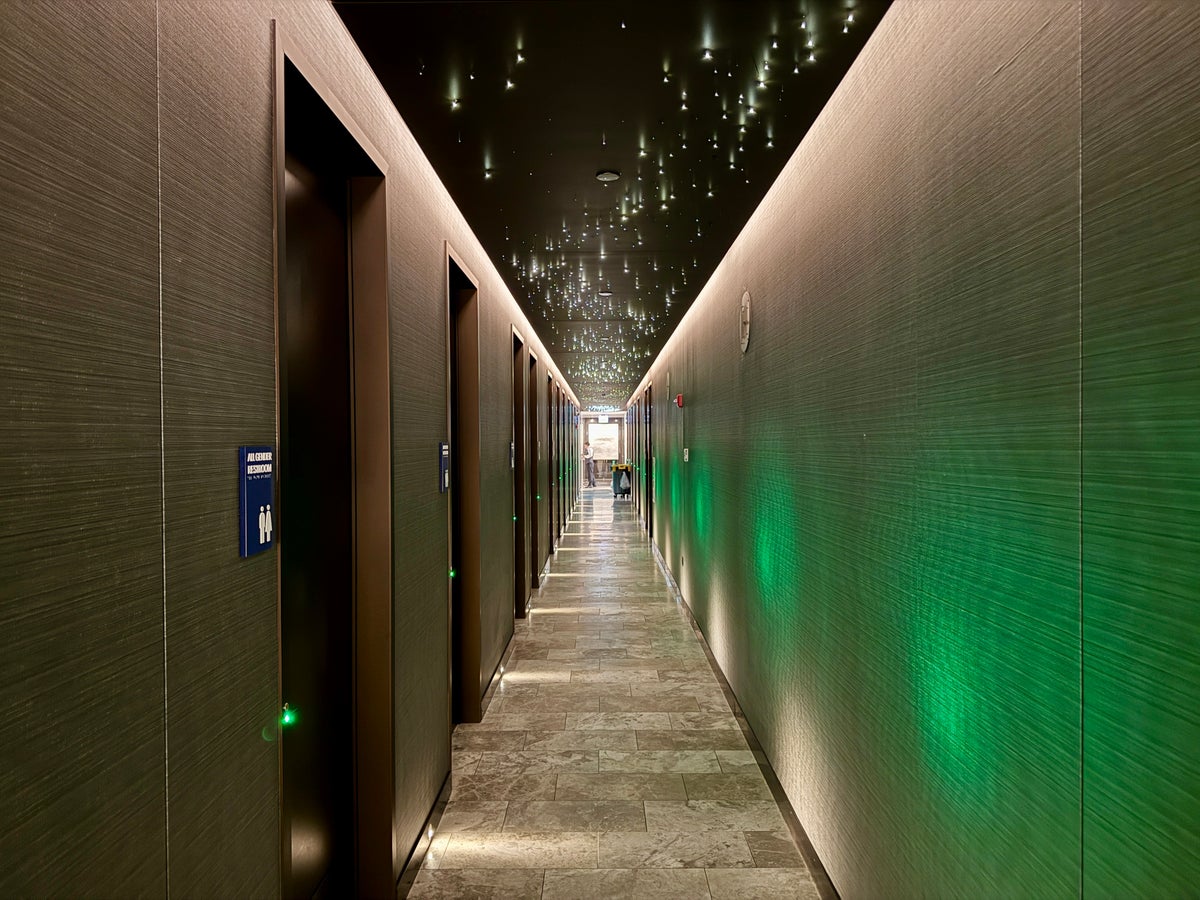 United Polaris Lounge Chicago Starry Sky