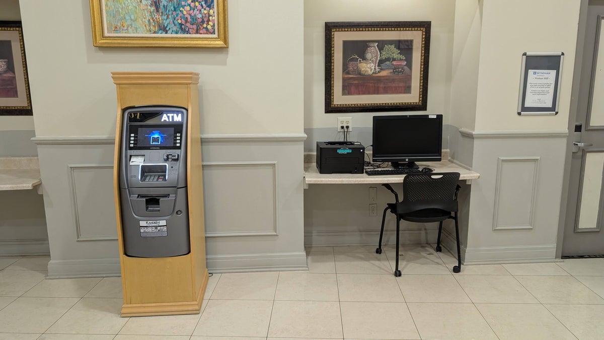 Wyndham Southbury amenities business center