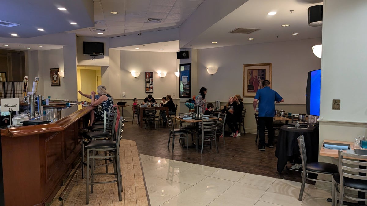 Wyndham Southbury food and beverages lobby lounge