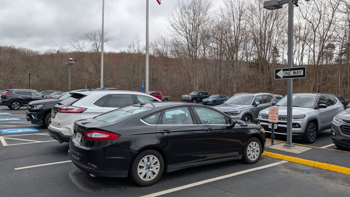Wyndham Southbury guest registration parking