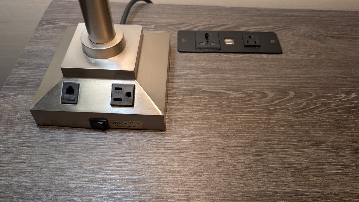 Wyndham Southbury guestroom desk outlets