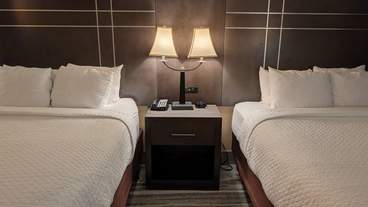 Wyndham Southbury guestroom nightstand