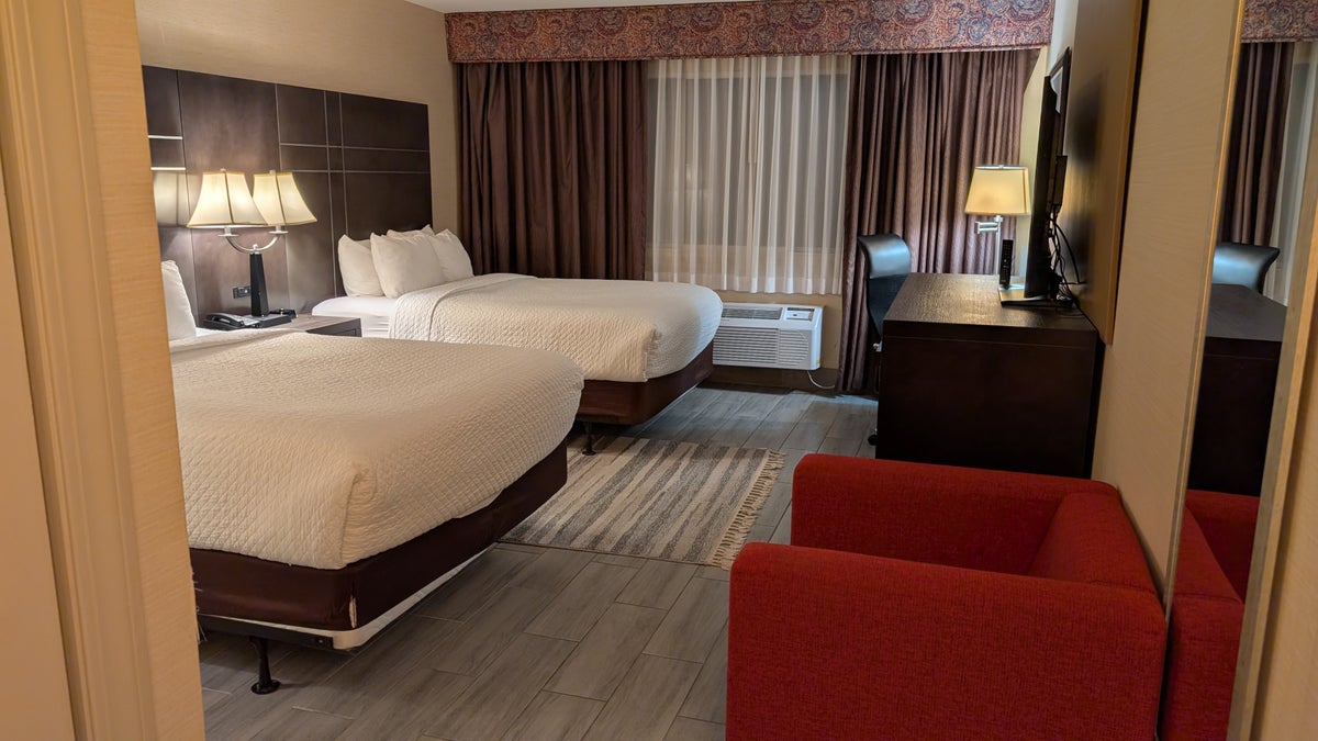 Wyndham Southbury guestroom