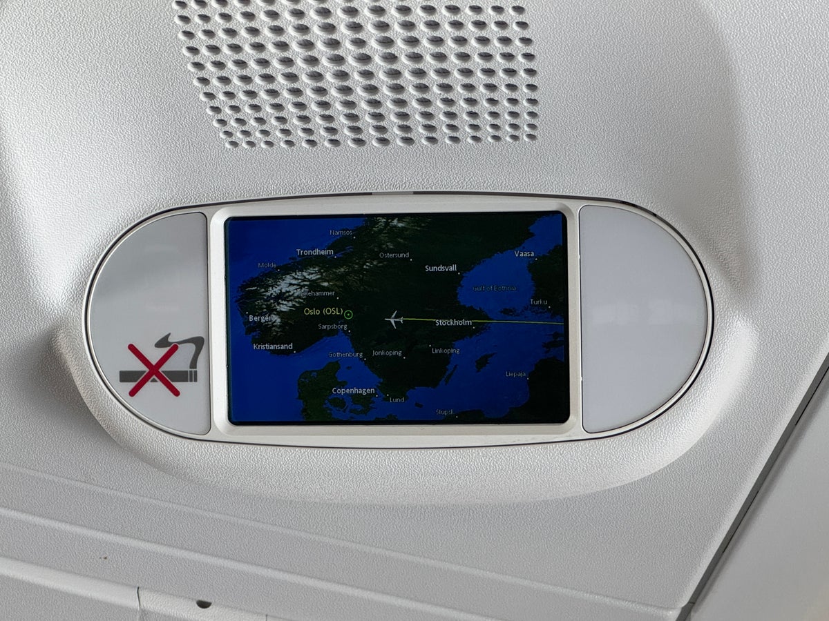 airBaltic A220 300 TLL OSL screen