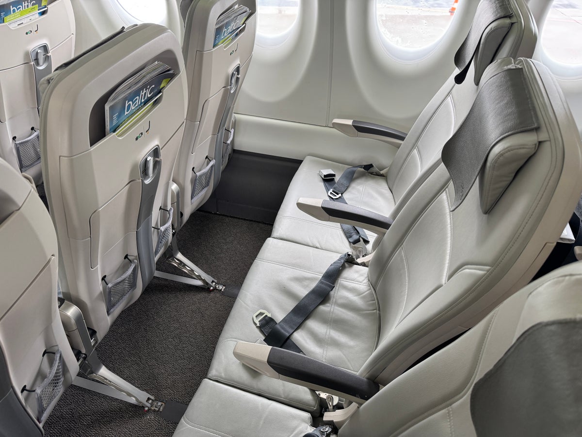 airBaltic A220 300 TLL OSL seats