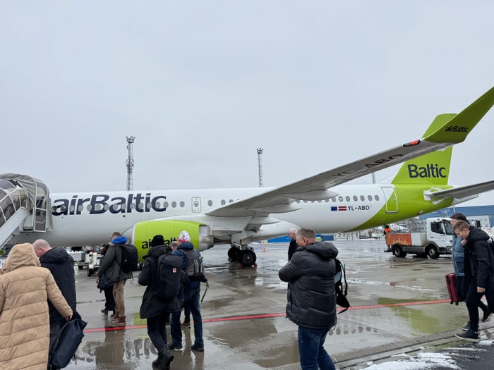 airBaltic A220 300 TLL boarding