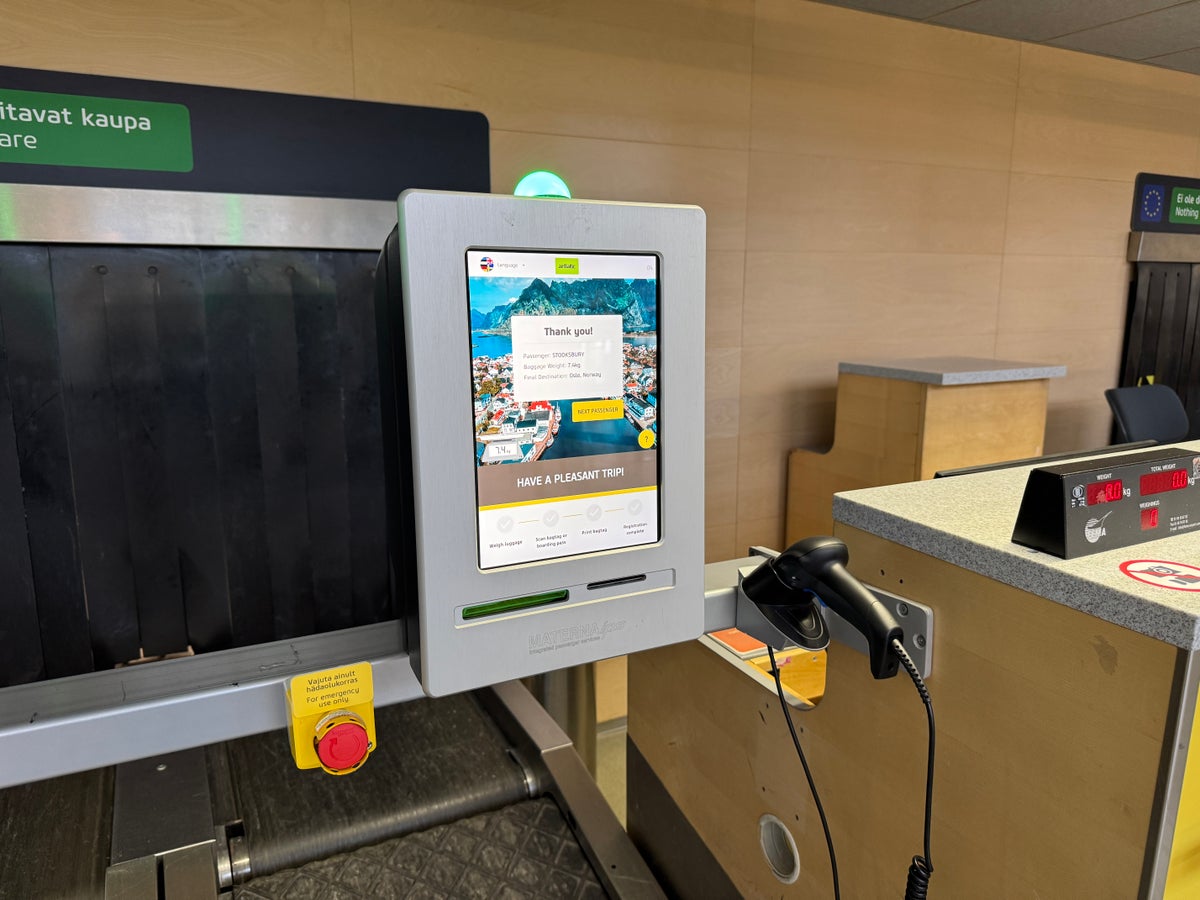 airBaltic TLL bag drop