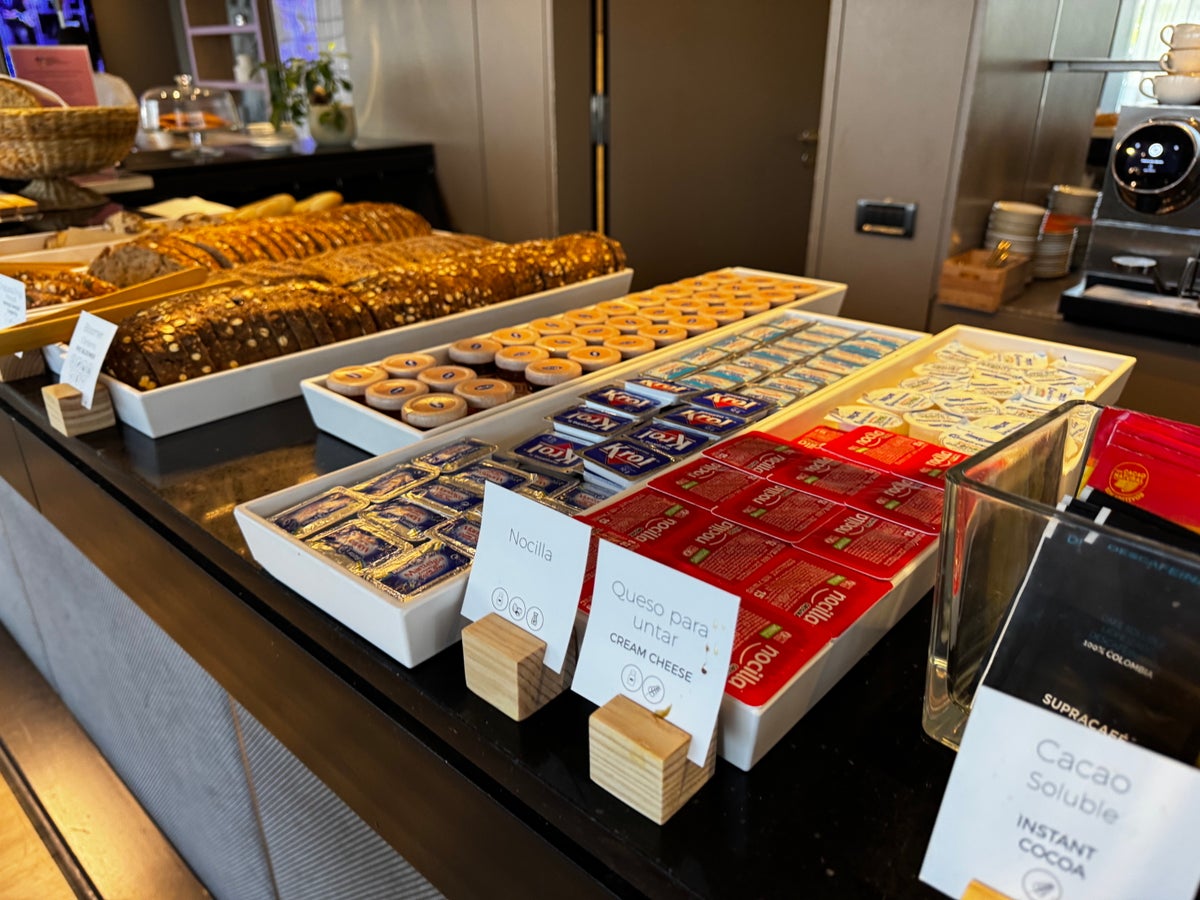 AC Hotel La Finca AC Lounge buffet bread