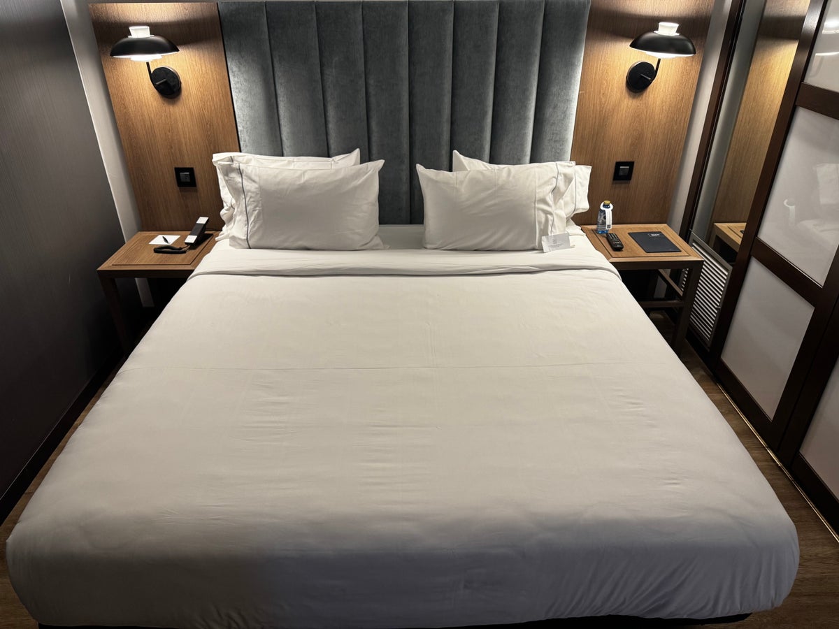 AC Hotel La Finca bed