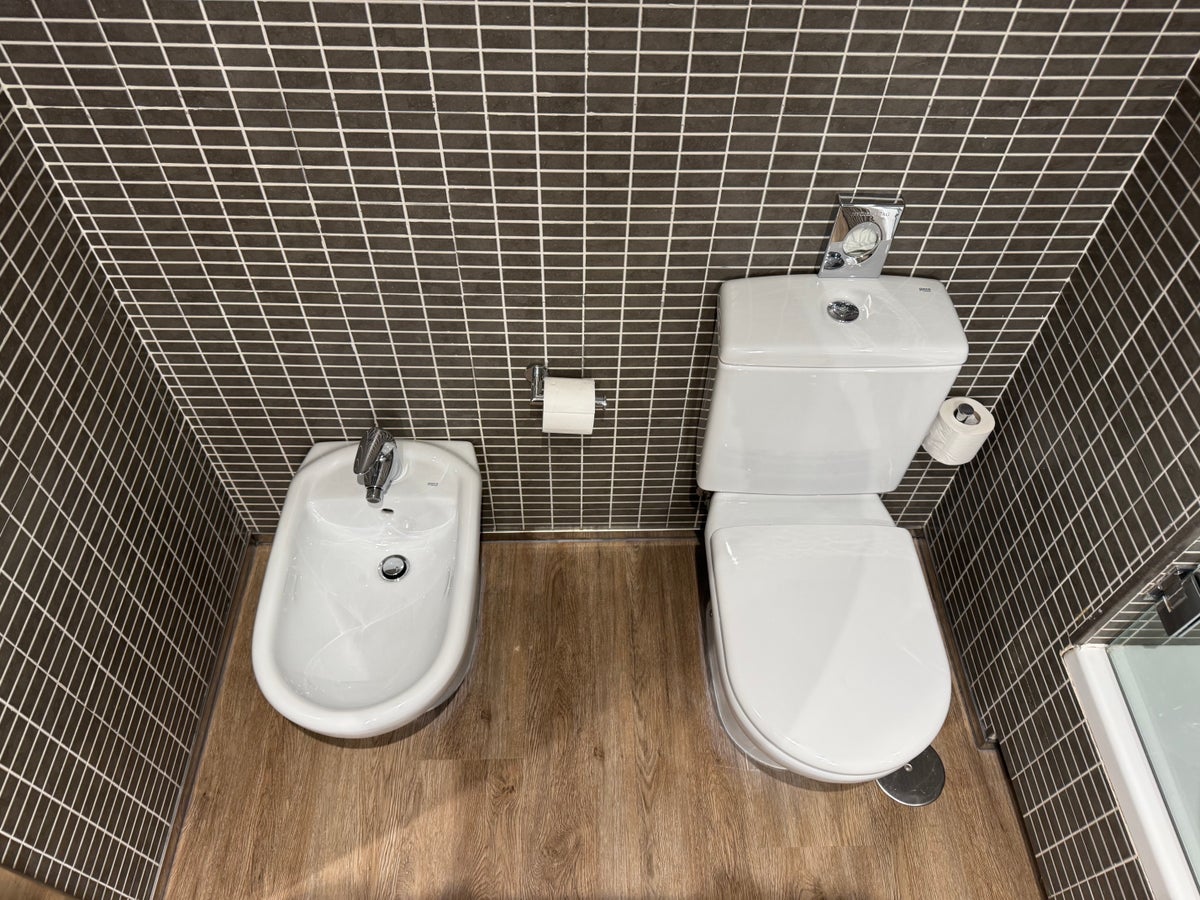 AC Hotel La Finca toilet bidet
