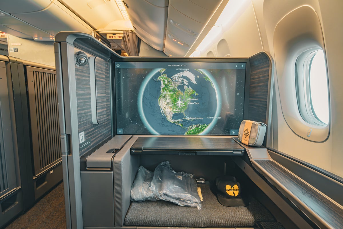 ANA First class 42 IFE