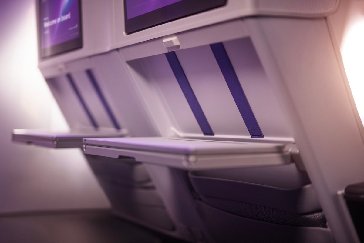 Air New Zealand new premium economy stowage
