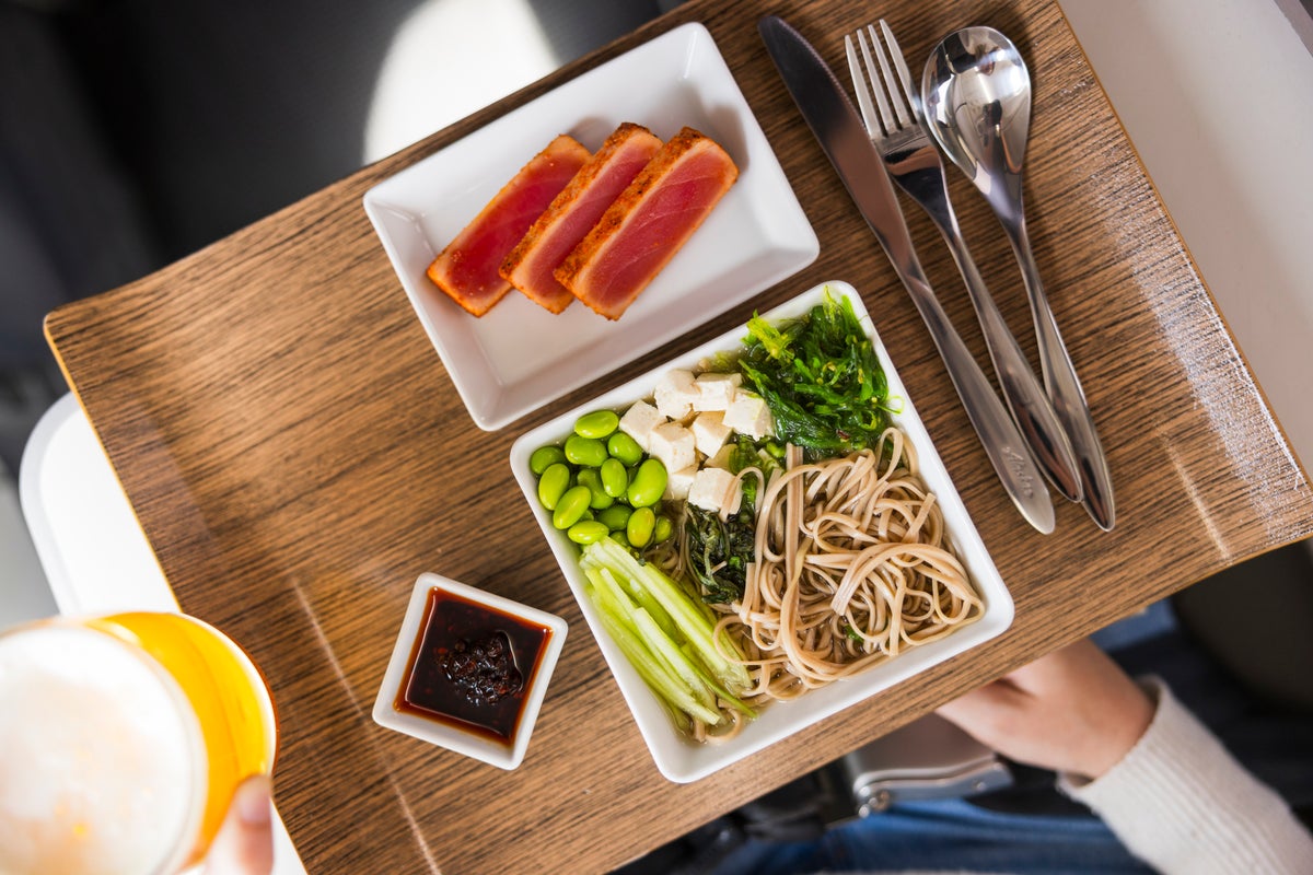 Alaska Brings ‘Chef’s Table’ to First Class Flights With New Menu