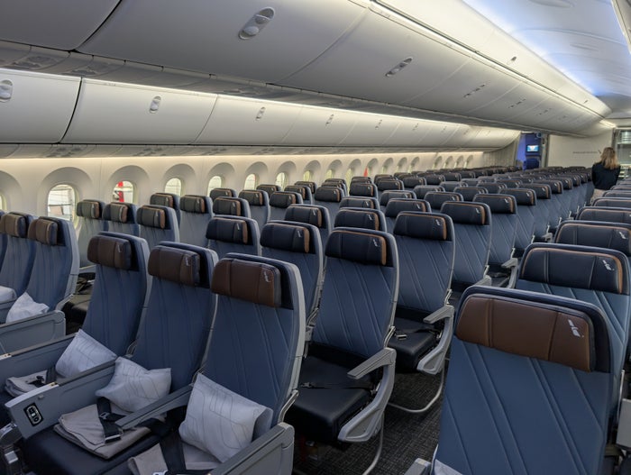 American Airlines 787 9P Main Cabin American Airlines 787 9P Main Cabin