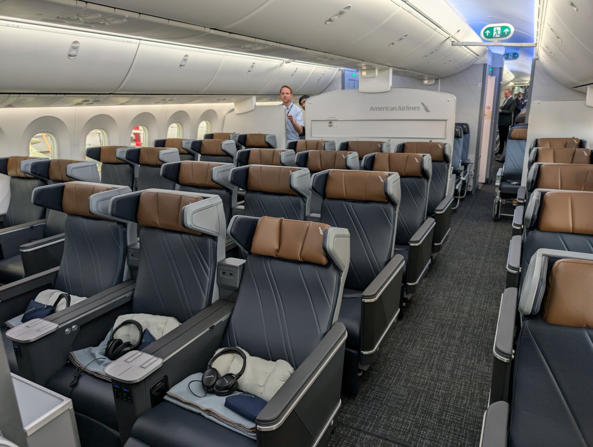 American Airlines 787 9P Premium Economy cabin