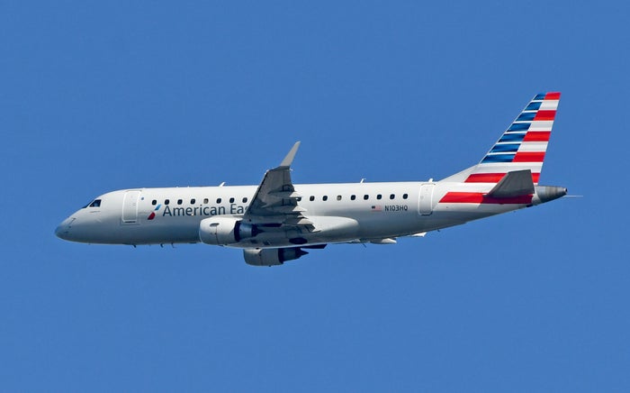 American Eagle E175 in flight American Eagle E175 in flight