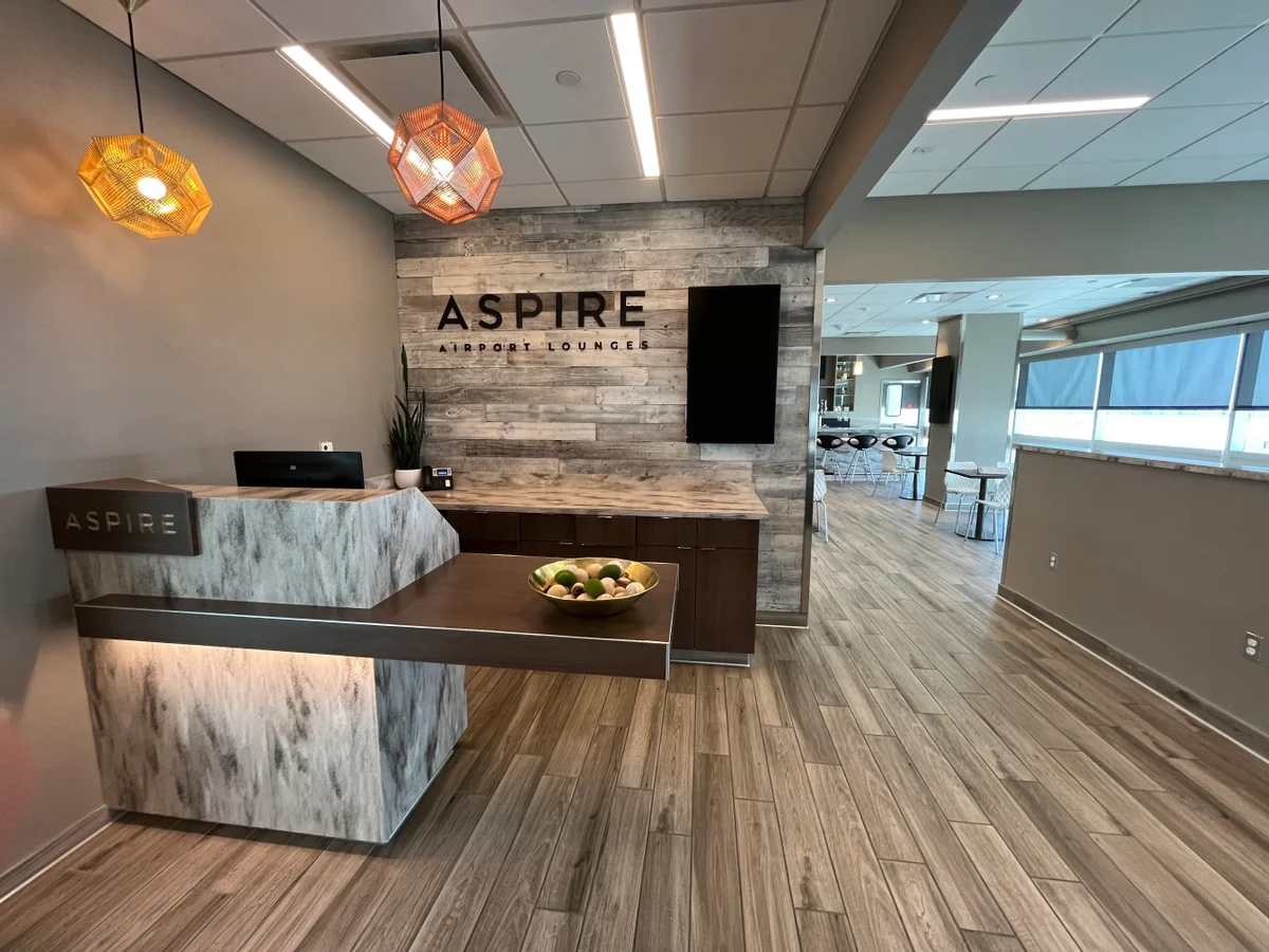 Aspire Lounge ONT T4
