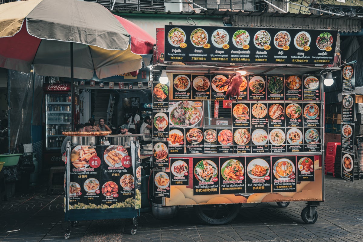Bangkok Chinatown street food vendors
