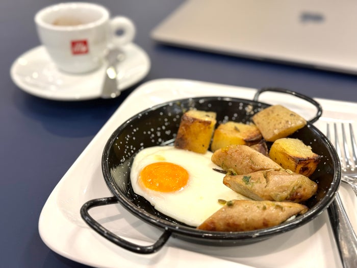 Breakfast at the ITA Lounge in Rome Breakfast at the ITA Lounge in Rome