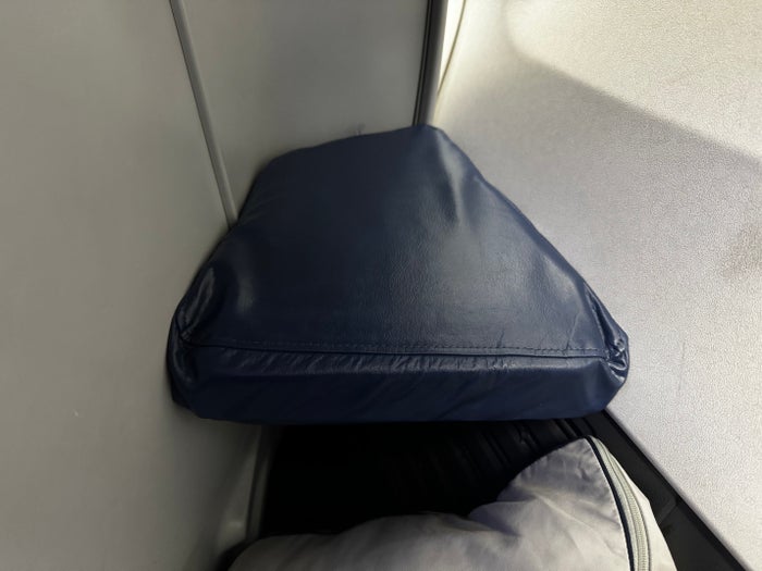 Delta One B757 200 LAX BOS foot well Delta One B757 200 LAX BOS foot well