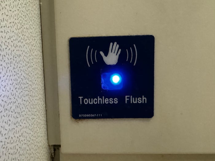Delta One B757 200 LAX BOS lavatory touchless flush Delta One B757 200 LAX BOS lavatory touchless flush