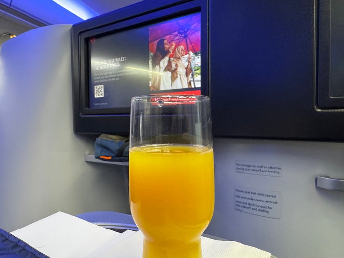 Delta One B757 200 LAX BOS welcome drink Delta One B757 200 LAX BOS welcome drink