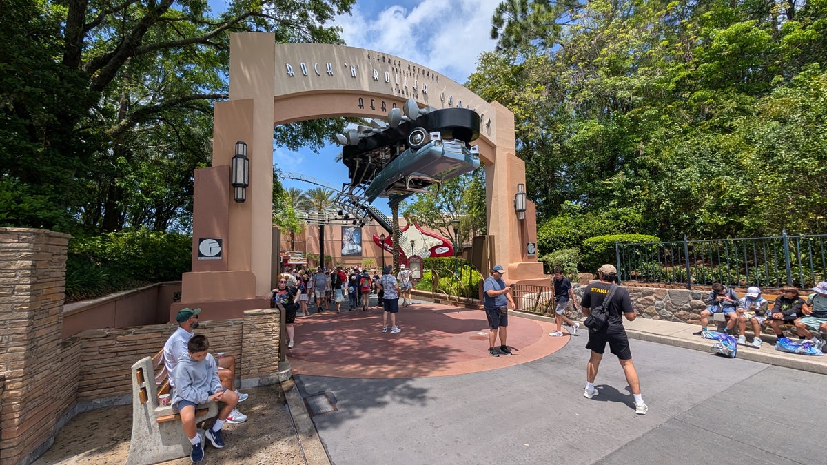 Disney World Hollywood Studios Rock 'N' Rollercoaster entrance