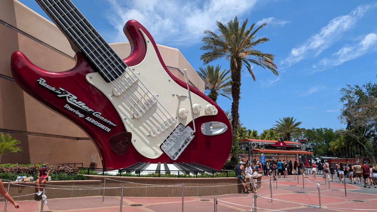 Disney World Hollywood Studios Rock N Rollercoaster queue entrance