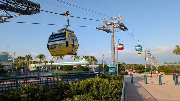 Disney World Hollywood Studios Skyliner yellow Disney World Hollywood Studios Skyliner yellow