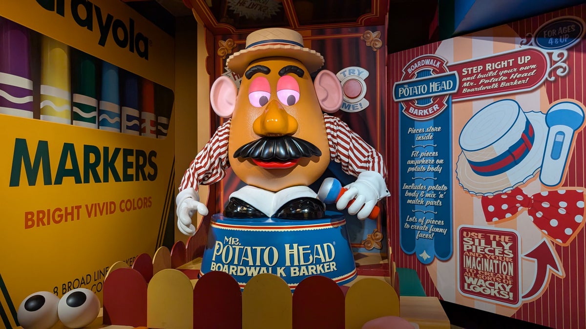 Disney World Hollywood Studios Toy Story Mania queue