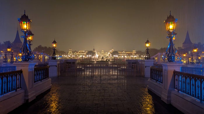Disney World Magic Kingdom Extra Magic Hours Main Street rain Disney World Magic Kingdom Extra Magic Hours Main Street rain