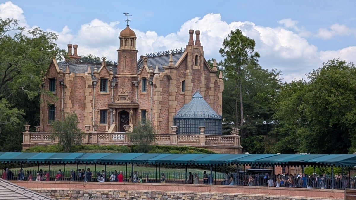 Disney World Magic Kingdom Haunted Mansion building wide