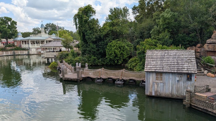 Disney World Magic Kingdom Tom Sawyer Island rope bridge