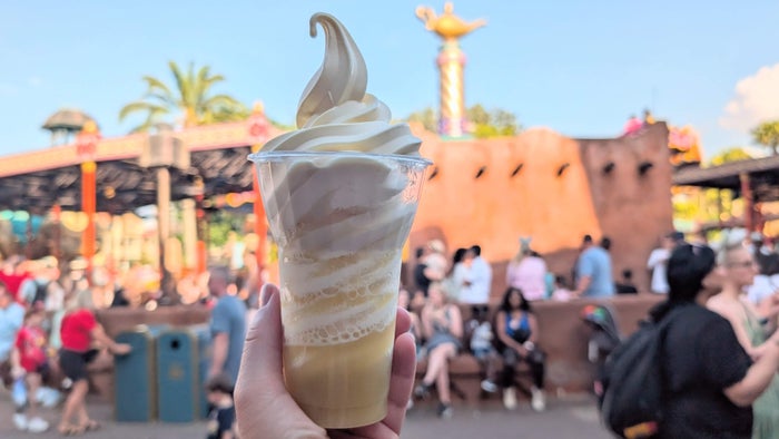 Disney World Pineapple float Dole Whip at The Magic Carpets of Aladdin Disney World Pineapple float Dole Whip at The Magic Carpets of Aladdin
